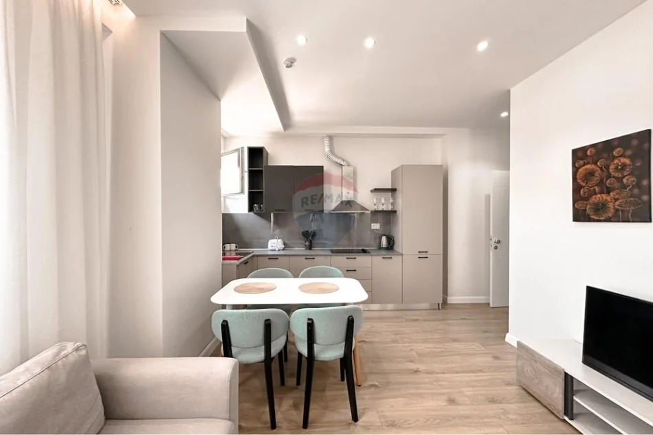 Tirane, shitet apartament 1+1 , 220 m² 370.000 € (Kinostudio)