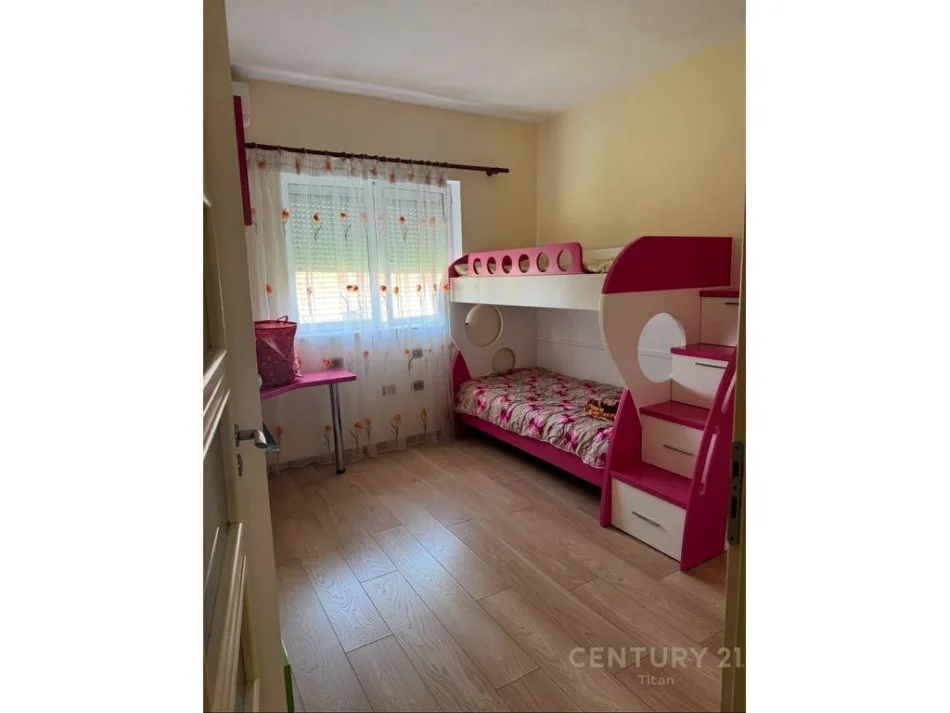 Tirane, jepet me qera apartament 2+1 Kati 2, 85 m² 750 € (Komuna e Parisit)