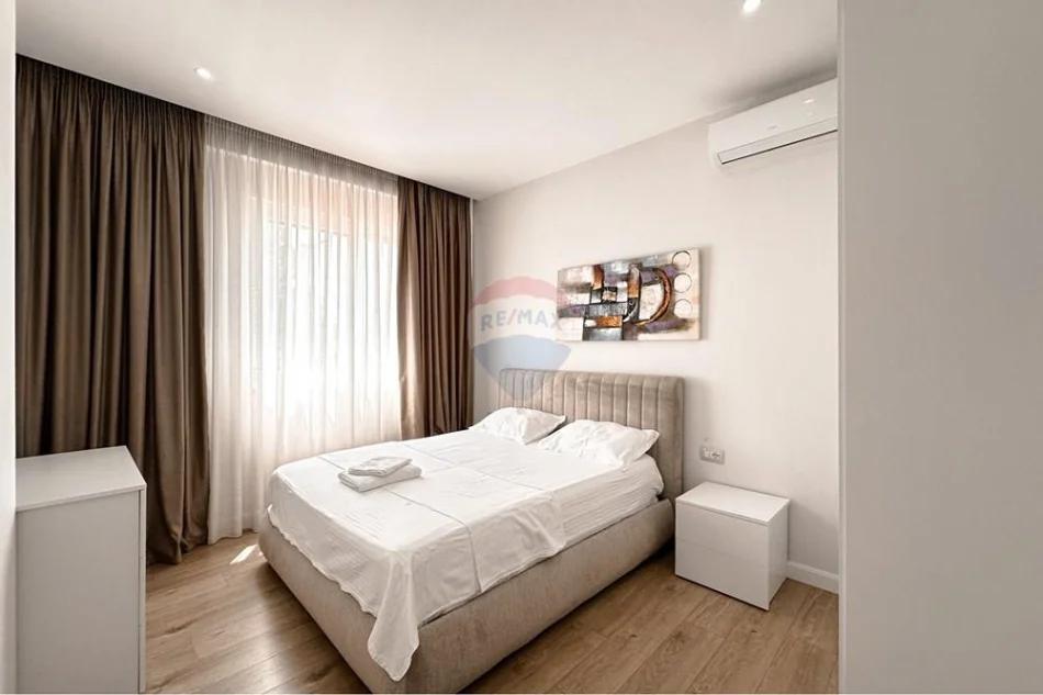Tirane, shitet apartament 1+1 , 220 m² 370.000 € (Kinostudio)