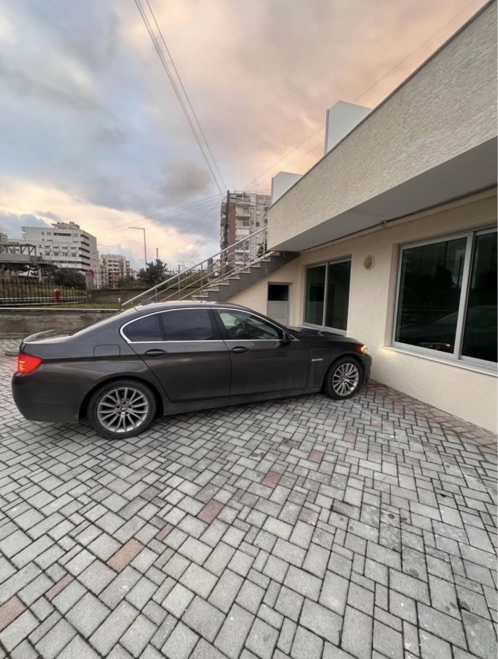 Durres, shes makine Bmw seria 5 f10 Nafte, kafe automatik Kondicioner 350.000 km 11.900 €