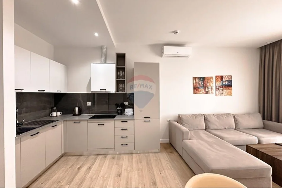 Tirane, shitet apartament 1+1 , 220 m² 370.000 € (Kinostudio)