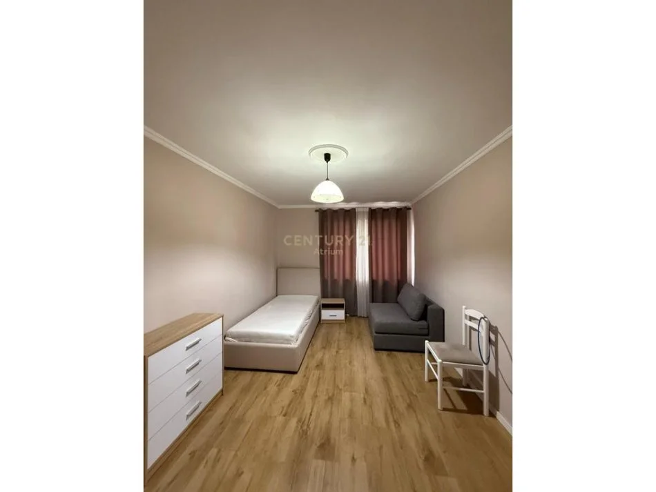 Tirane, jepet me qera apartament 2+1 Kati 2, 76 m² 500 € (Brryli)