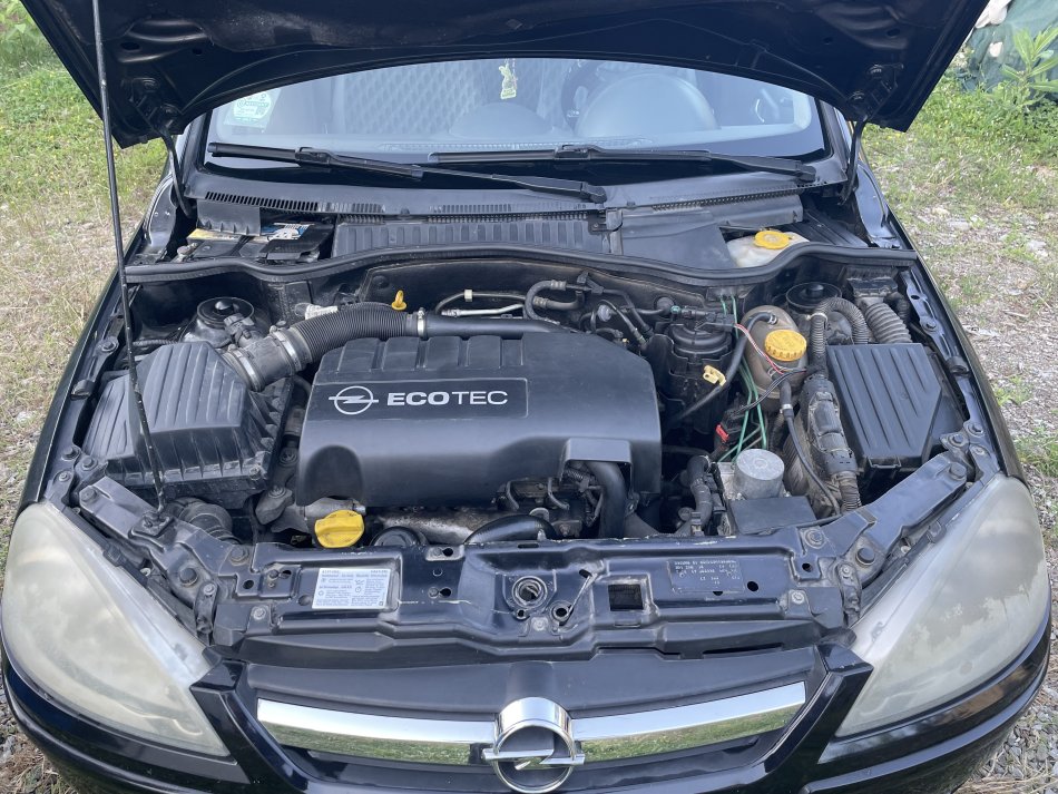 Tirane, shes makine Opel corsa Nafte, e zeze manuale Kondicioner 190.000