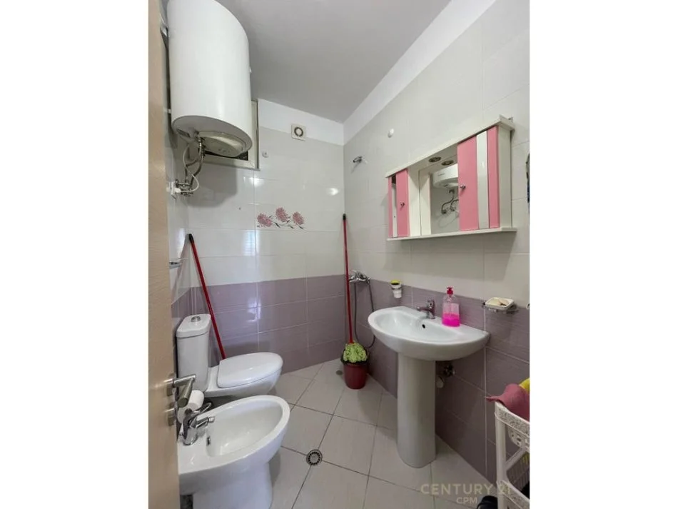 Tirane, jepet me qera apartament 2+1 Kati 8, 101 m² 650 € (Don bosko)