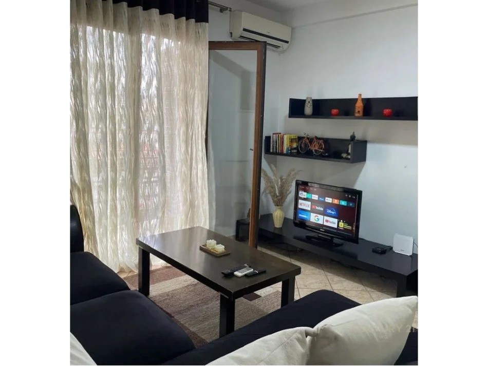 Tirane, jepet me qera apartament 1+1 Kati 2, 52 m² 450 € (Rruga e dibres)