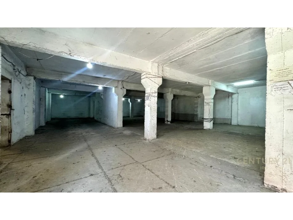 Tirane, jepet me qera ambjent biznesi Kati 0, 300 m² 800 € (Siri Kodra)