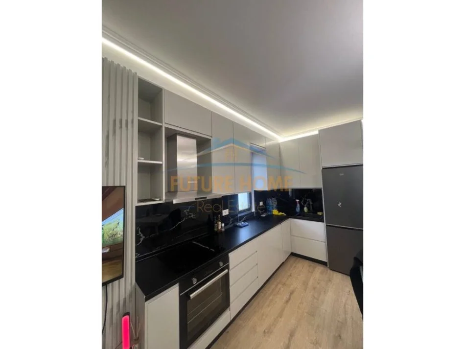 Tirane, shitet apartament 1+1+Ballkon Kati 11, 59 m² 150.000 € (Farmacia 10)