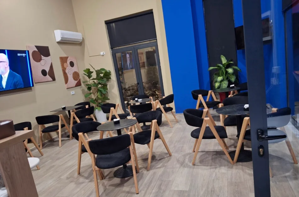 Tirane, jepet me qera bar-kafe Kati 0, 50 m² 900 € (Don Bosko, Tirane)