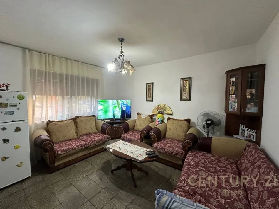 Tirane, shitet apartament 1+1 Kati 2, 56 m² 85.000 € (Ochaku)
