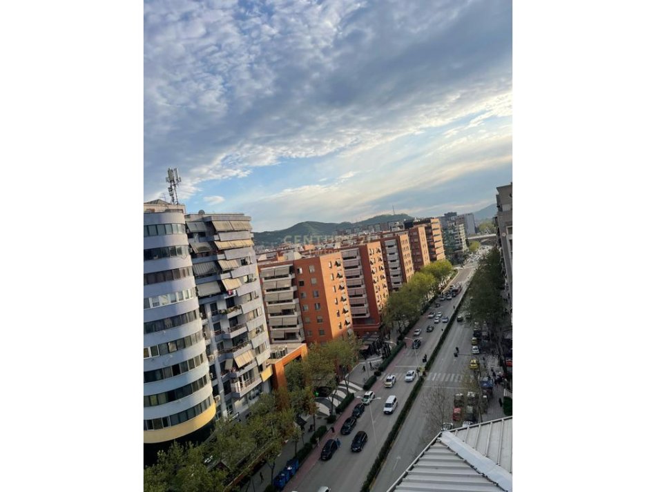 Tirane, shes apartament 2+1+Aneks+Ballkon Kati 10, 105 m² 237.000 € (Globe, Rruga e Kavajes)