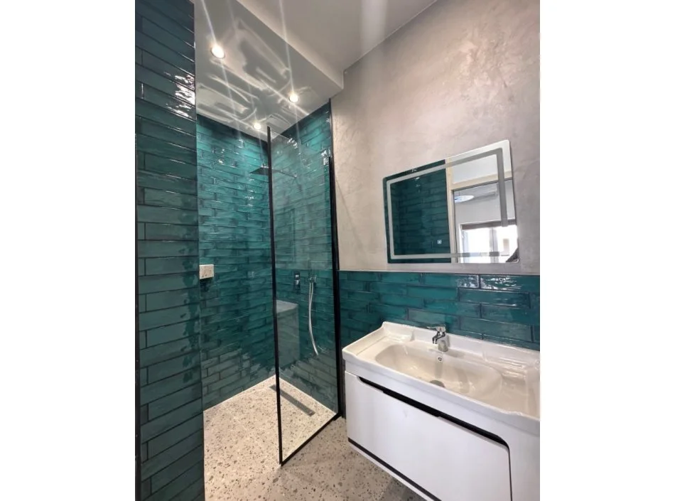 Tirane, shitet garsonier 1+1 Kati 6, 74 m² 220.000 € (Shallvaret, Tirane)