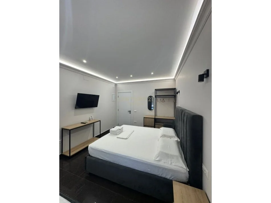 Tirane, jepen me qera 3 garsonier Kati 2, 100 m² 900 € (Siri Kodra)