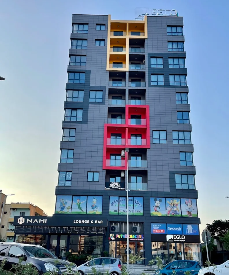 Tirane, jepet me qera apartament 2+1+Ballkon Kati 2, 130 m² 800 € (Rruga teodor keko)