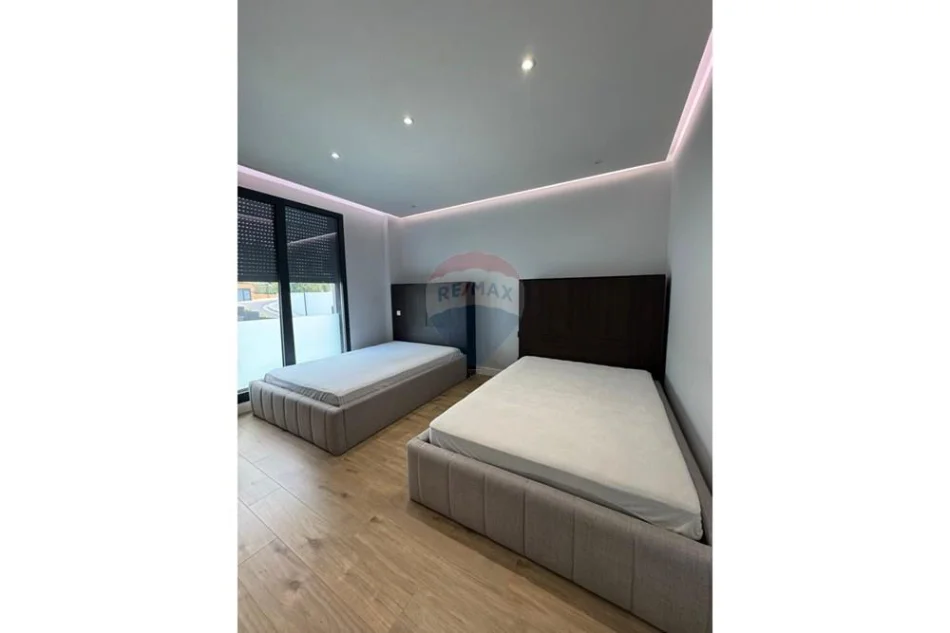 Tirane, shitet apartament 3+1+2 , 147 m² 495.000 € (Teg)