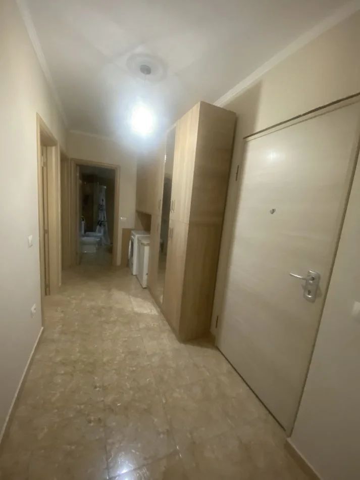 Tirane, jepet me qera apartament 2+1+Ballkon Kati 2, 100 m² 500 € (Hamdi sina)