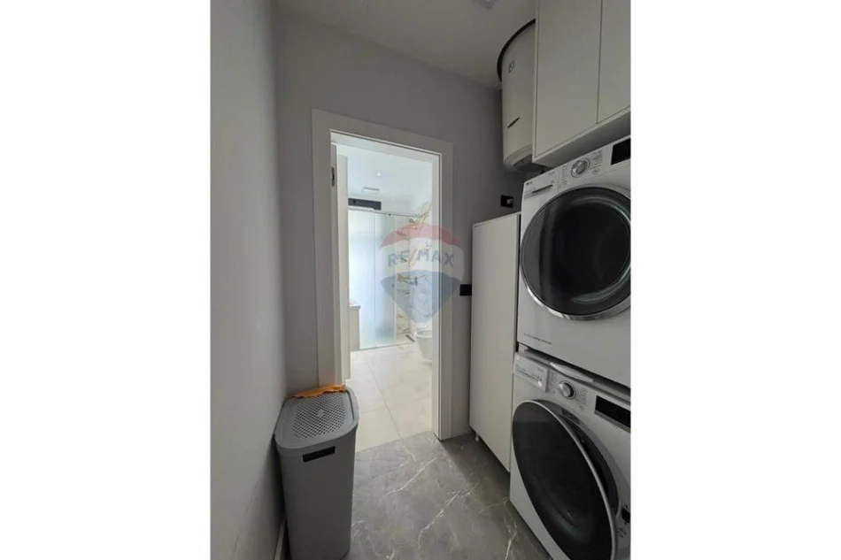 Tirane, shitet apartament 3+1+2 , 147 m² 495.000 € (Teg)