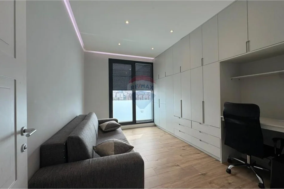 Tirane, shitet apartament 3+1+2 , 147 m² 495.000 € (Teg)
