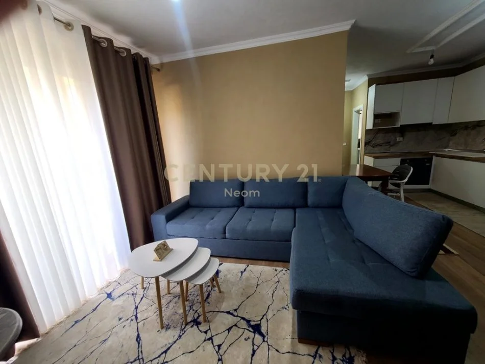 Tirane, jepet me qera apartament 2+1 Kati 1, 71 m² 500 € (Shkoze, Kompleksi Tom Doshi)