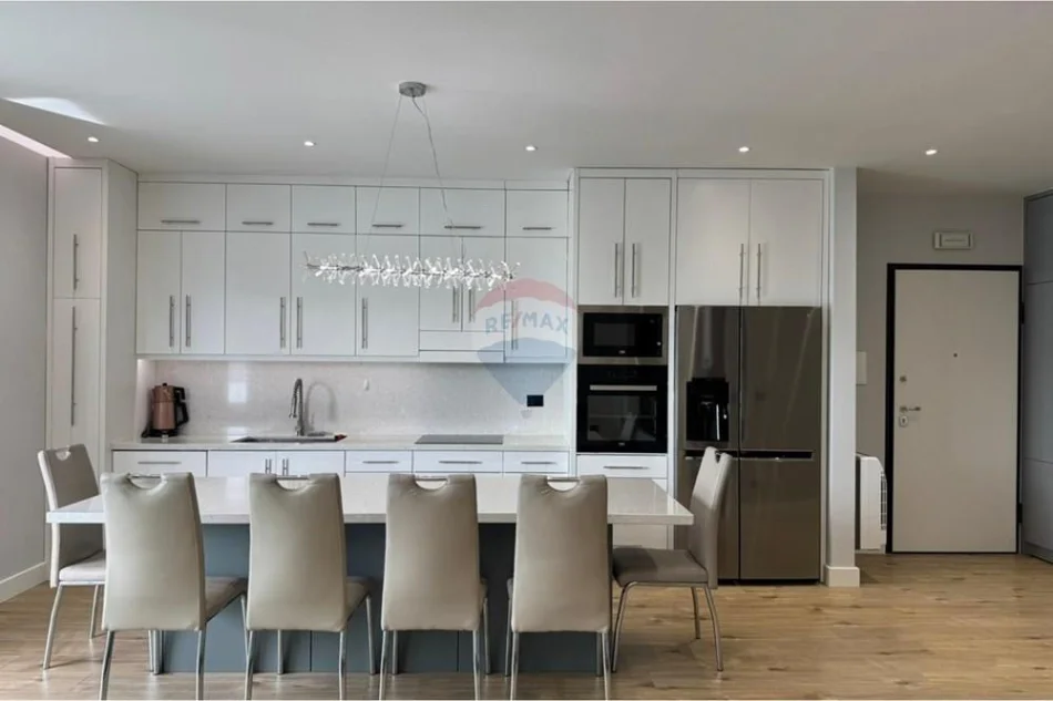 Tirane, shitet apartament 3+1+2 , 147 m² 495.000 € (Teg)