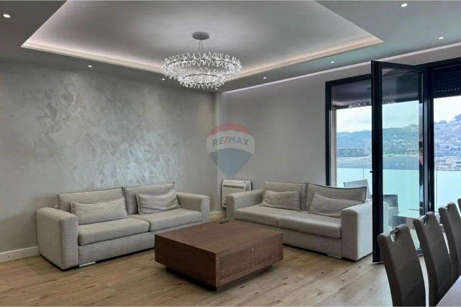 Tirane, shitet apartament 3+1+2 , 147 m² 495.000 € (Teg)