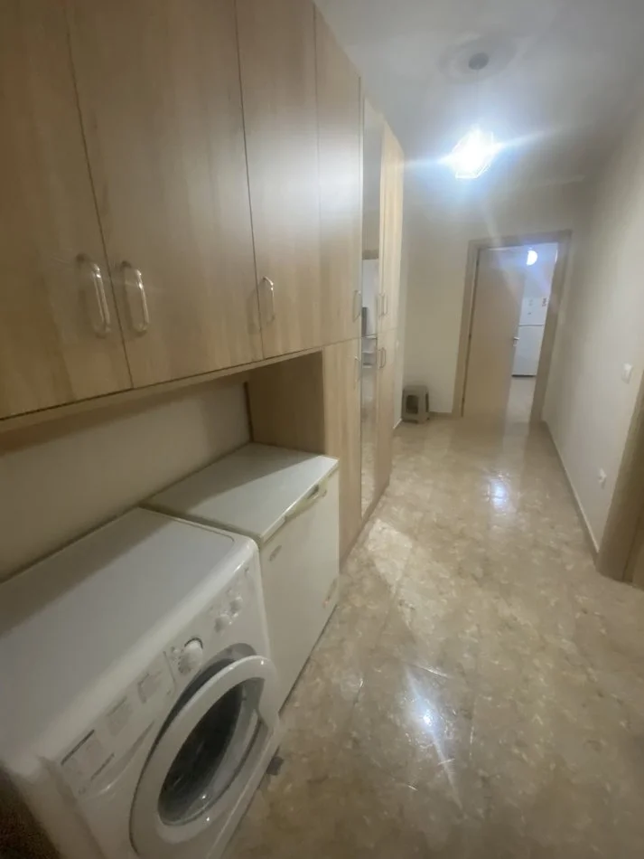 Tirane, jepet me qera apartament 2+1+Ballkon Kati 2, 100 m² 500 € (Hamdi sina)
