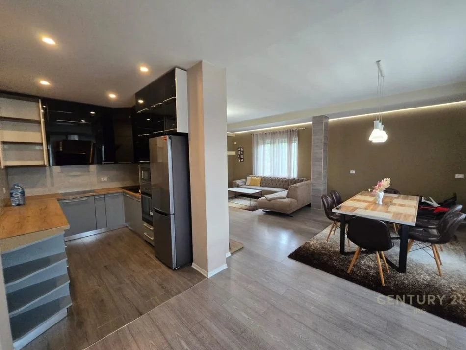 Tirane, jepet me qera apartament 2+1 Kati 2, 124 m² 850 € (Rruga Elbasanit)