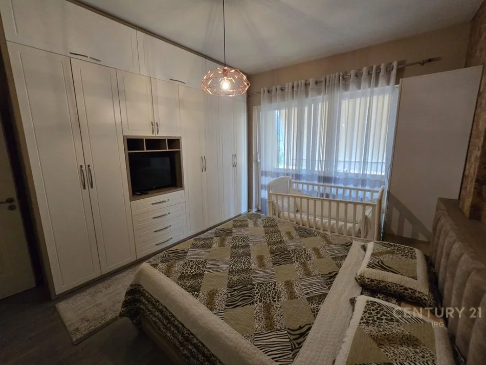 Tirane, jepet me qera apartament 2+1 Kati 2, 124 m² 850 € (Rruga Elbasanit)