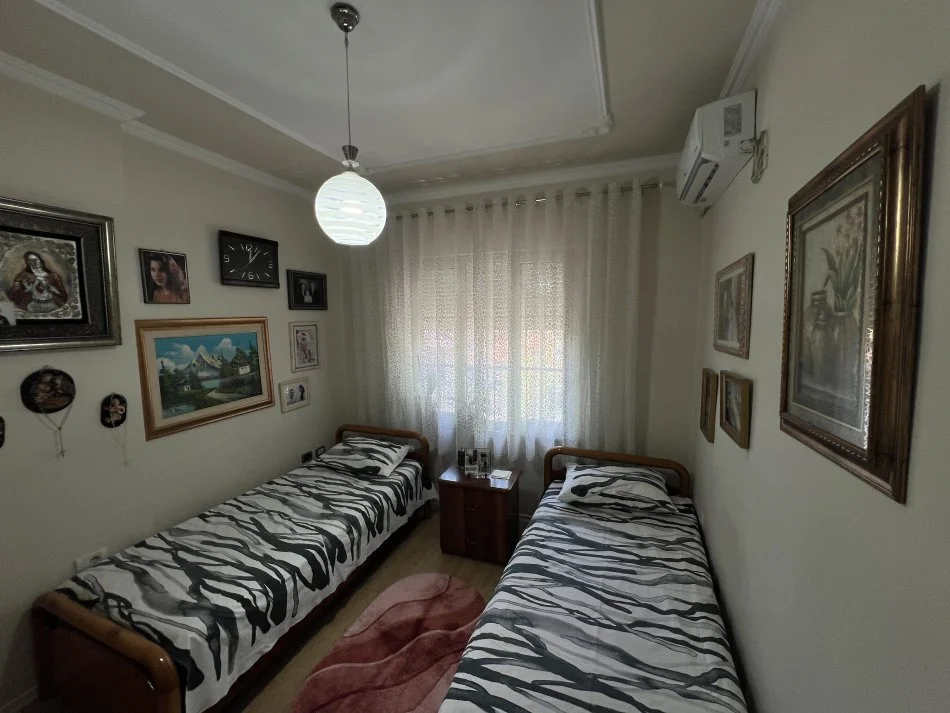 Tirane, shes apartament 2+1 Kati 4, 64 m² 160.000 € (Ish Ekspozita)