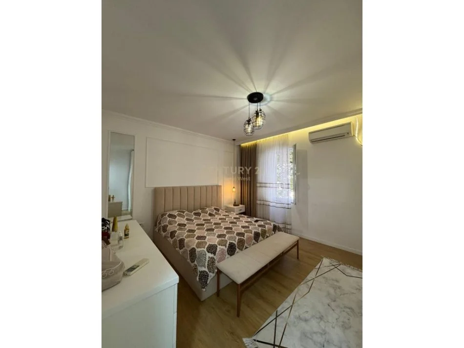 Tirane, shitet apartament 2+1 Kati 2, 91 m² 155.000 € (Fresk)
