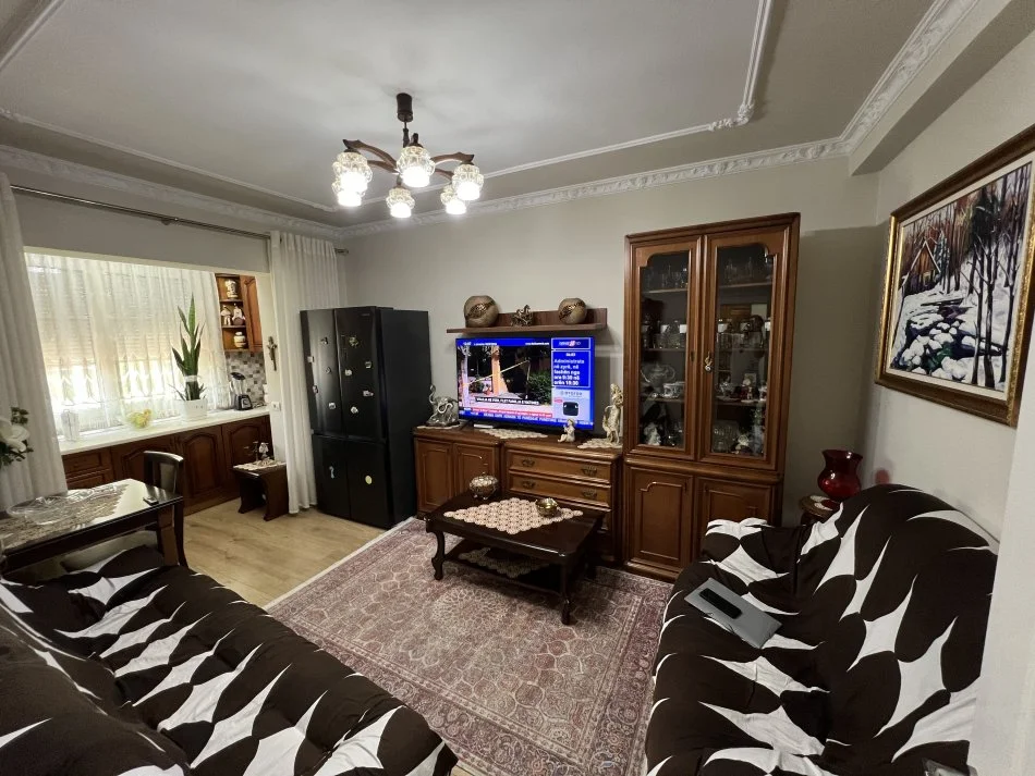 Tirane, shes apartament 2+1 Kati 4, 64 m² 160.000 € (Ish Ekspozita)