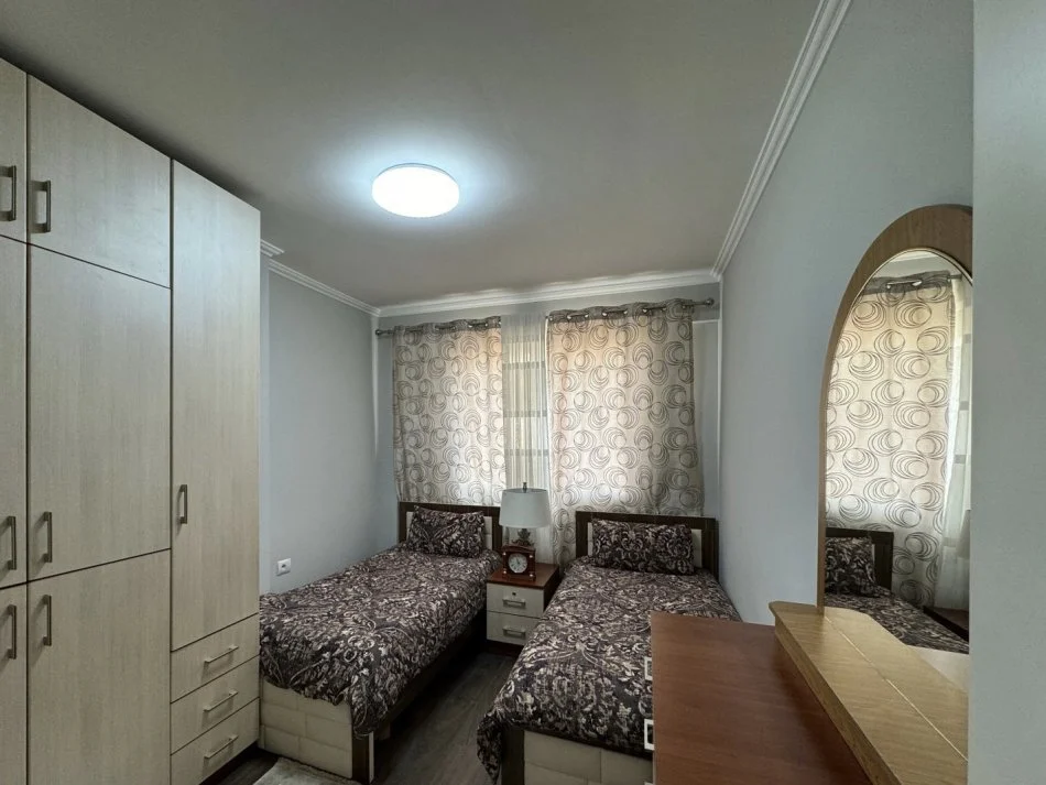 Tirane, shitet apartament 2+1+Ballkon Kati 4, 113 m² 280000 € (Selvia)