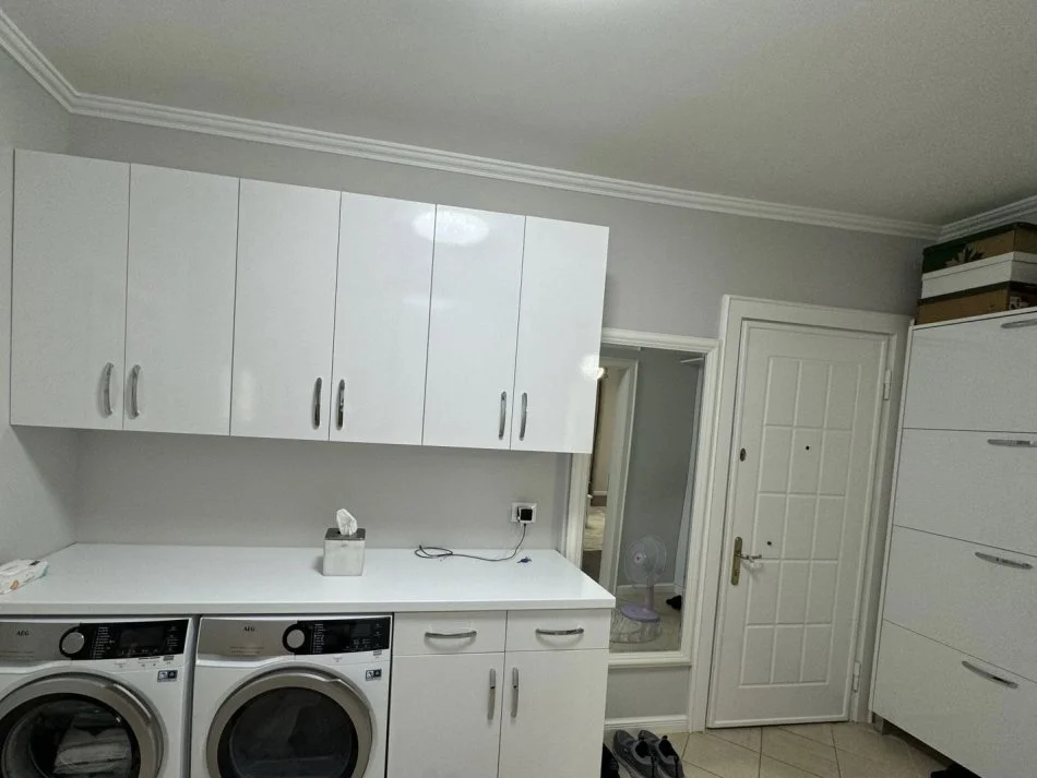 Tirane, shitet apartament 2+1+Ballkon Kati 4, 113 m² 280000 € (Selvia)