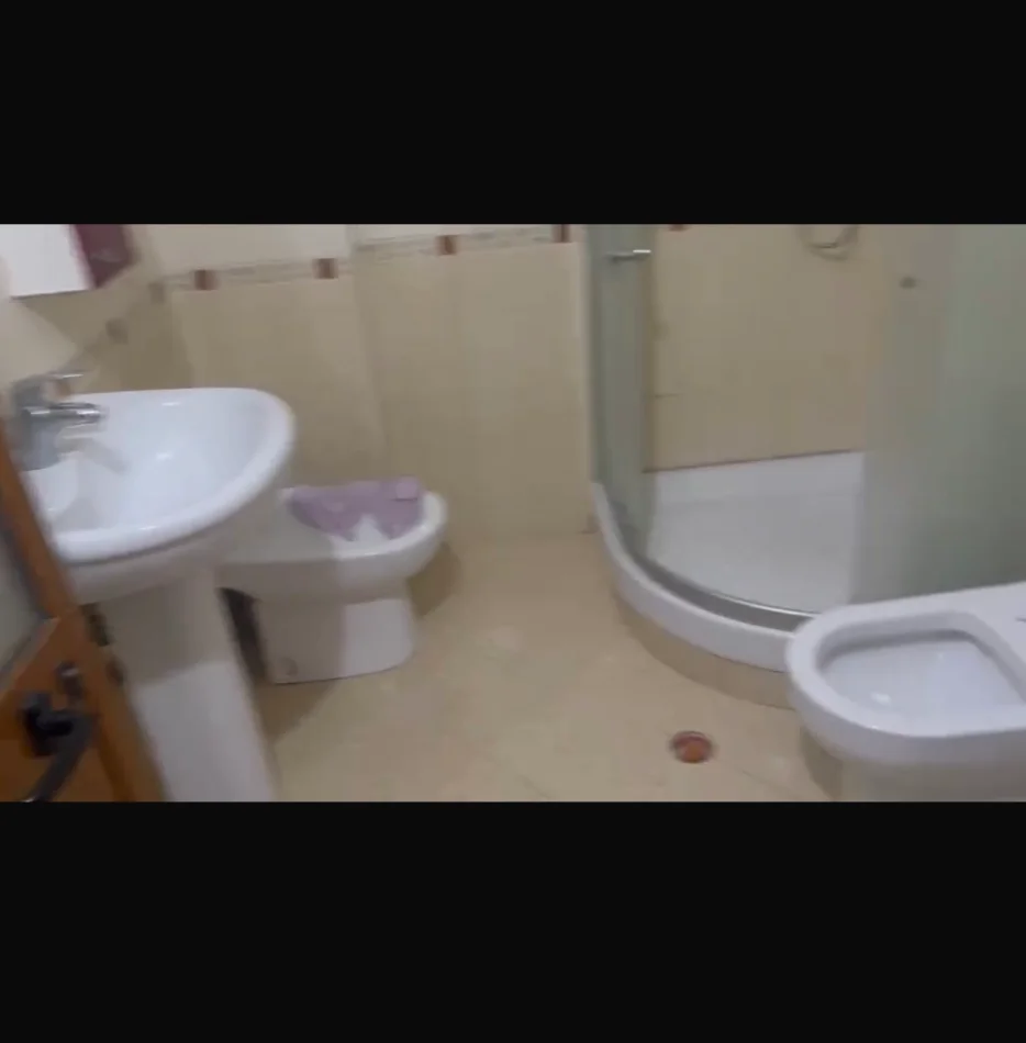 Tirane, jepet me qera apartament 1+1 Kati 3, 65 m² 400 € (Astir prane Kompleksit Fratari)