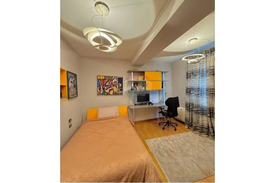 Tirane, shitet apartament 3+1+2+depo+Ballkon Kati 5, 214 m² 650.000 € (Bulevardi Zogu I)