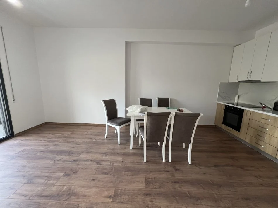 Tirane, shitet apartament 2+1+Ballkon Kati 1, 105 m² 196000 € (Bulevardi i Ri El Bavo)