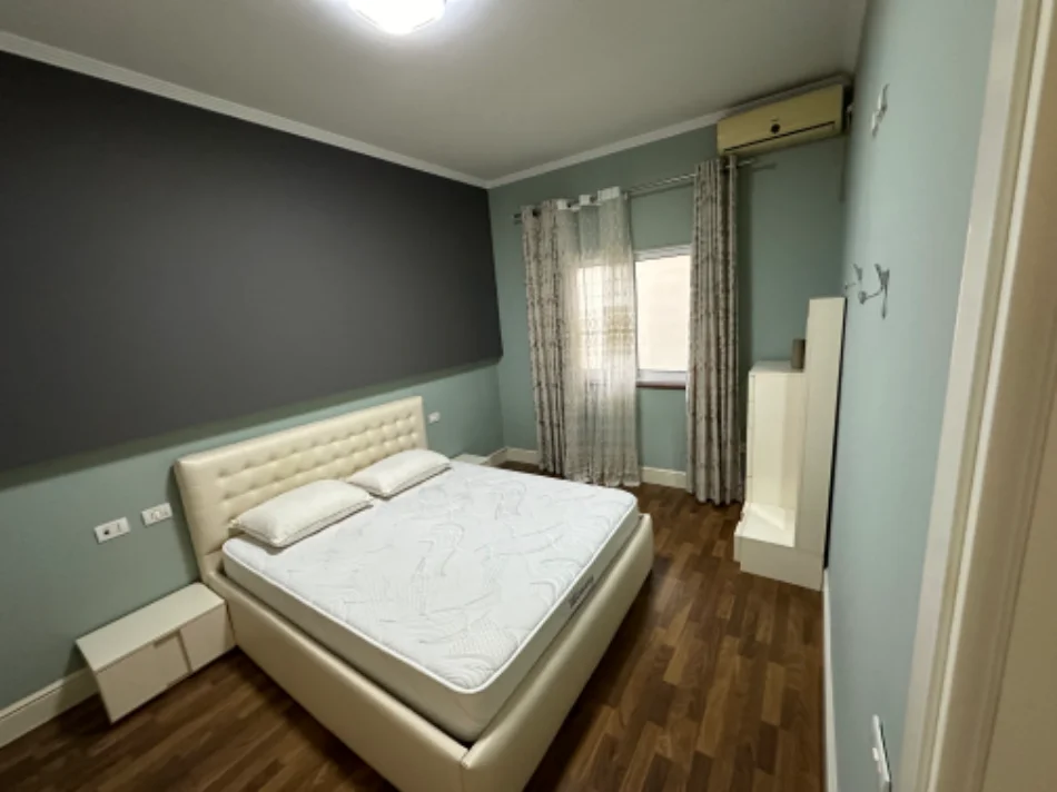 Tirane, jepet me qera apartament 2+1 Kati 1, 90 m² 450 € (Rrethi i Shkozes, Rruga Ali Shefqeti)