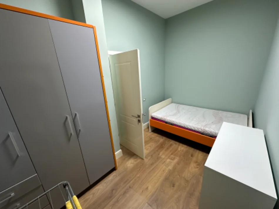 Tirane, jepet me qera apartament 2+1 Kati 1, 90 m² 450 € (Rrethi i Shkozes, Rruga Ali Shefqeti)