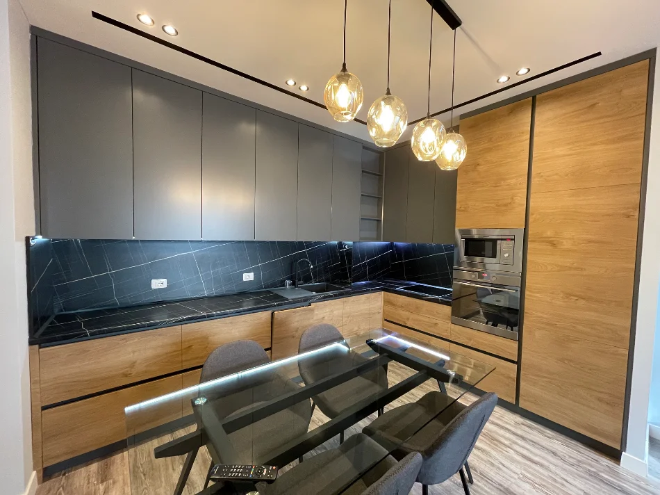 Tirane, jepet me qera nga Pronari, pa-komision apartament 1+1+Ballkon Kati 3, 76 m² 900 € (Rruga e Kosovareve)