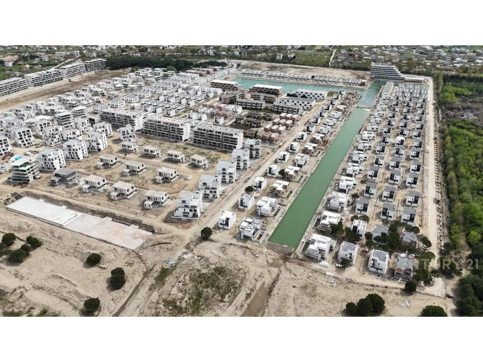 Gjiri Lalezit | Hamallaj, shitet Vile 3 Katshe , 290 m² 700.000 € (Gjiri Lalzit, Turquoise Marina)