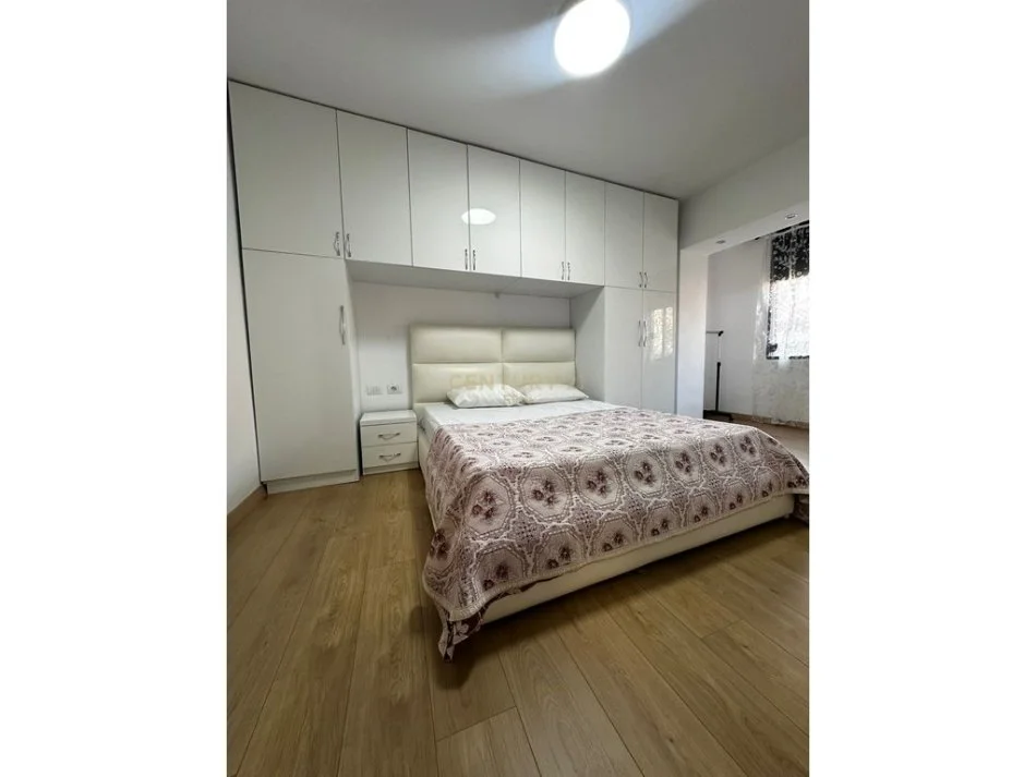 Tirane, jepet me qera apartament 1+1 Kati 2, 60 m² 600 € (Myslym Shyri)