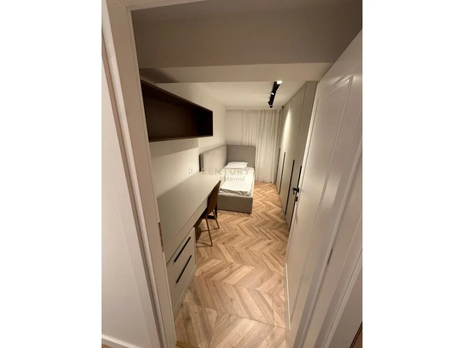 Tirane, jepet me qera apartament 2+1 Kati 1, 90 m² 700 € (Rr. Mihal Grameno)