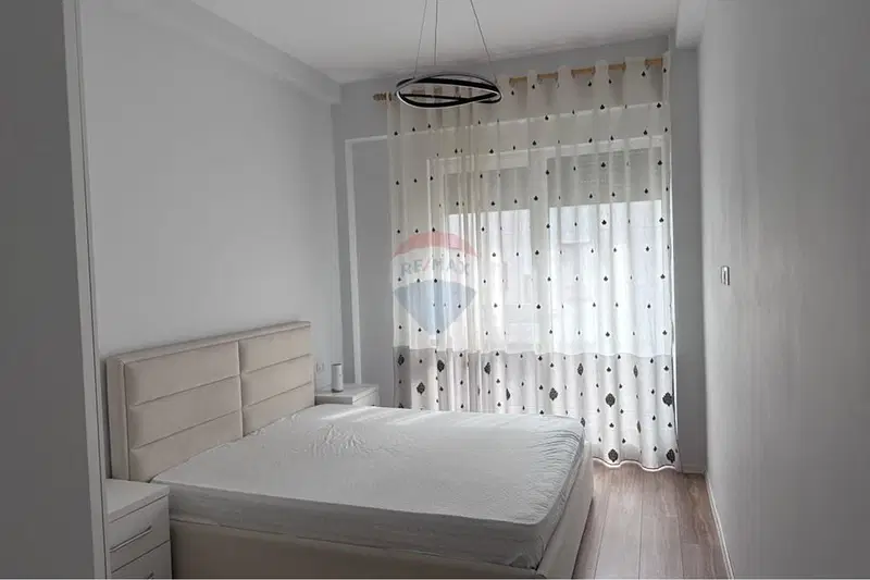 Tirane, jepet me qera apartament 2+1 Kati 3, 96 m² 650 € (Rruga frosina plaku)