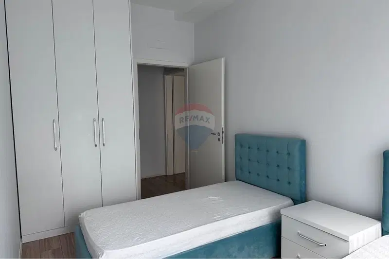 Tirane, jepet me qera apartament 2+1 Kati 3, 96 m² 650 € (Rruga frosina plaku)
