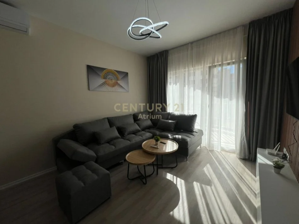 Tirane, jepet me qera apartament 2+1 Kati 4, 100 m² 1.000 € (Zogu i Zi)