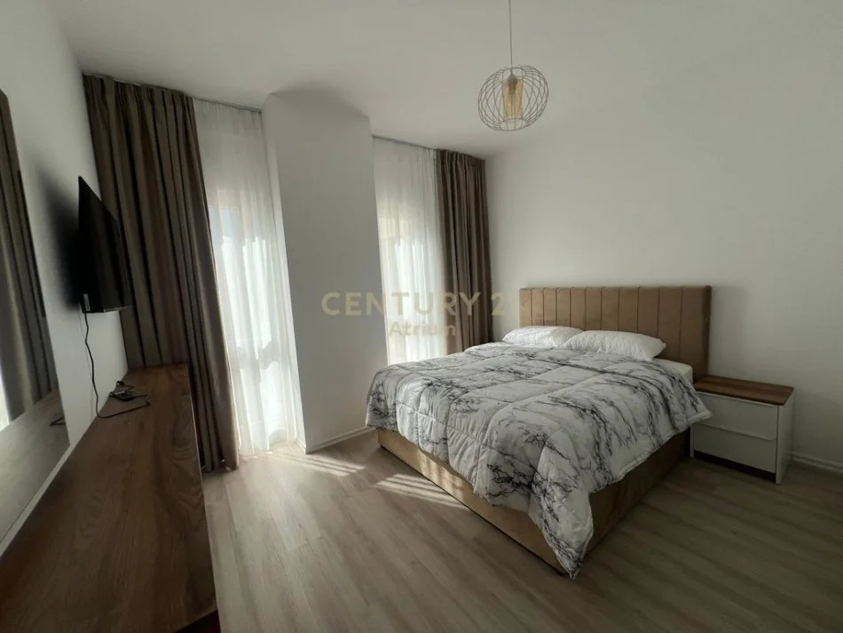 Tirane, jepet me qera apartament 2+1 Kati 4, 100 m² 1.000 € (Zogu i Zi)