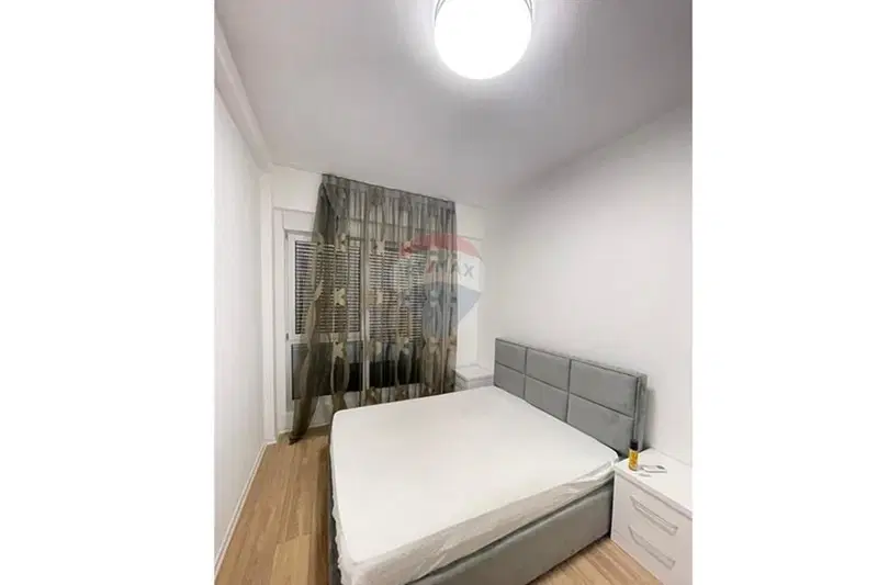 Tirane, jepet me qera apartament 1+1 Kati 4, 65 m² 550 € (Frosina plaku)