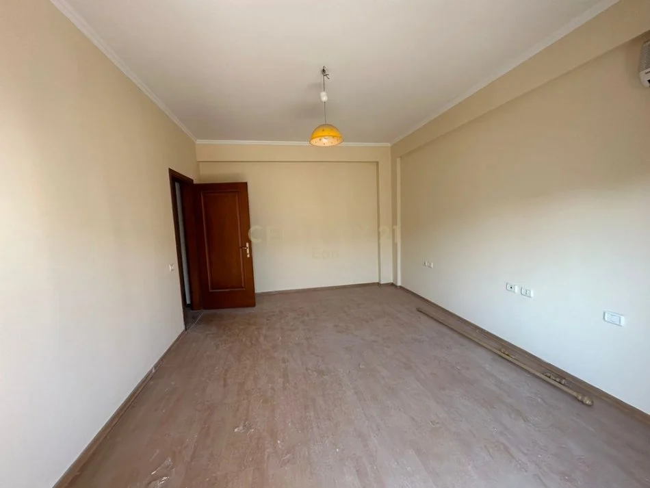 Durres, shitet apartament 1+1 Kati 6, 64 m² 75.000 € (Drejtoria e Policise)