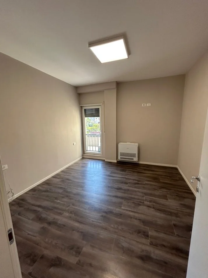 Tirane, shitet apartament 2+1+Ballkon Kati 1, 88 m² 210.000 € (Quartum Residence)