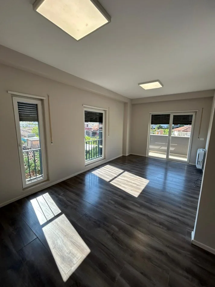 Tirane, shitet apartament 2+1+Ballkon Kati 1, 88 m² 210.000 € (Quartum Residence)