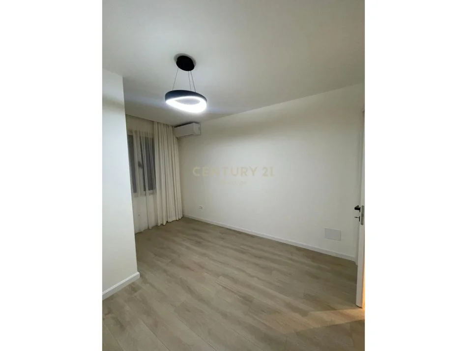 Tirane, jepet me qera apartament 2+1 Kati 8, 110 m² 1.200 € (Ambasada Amerikane)